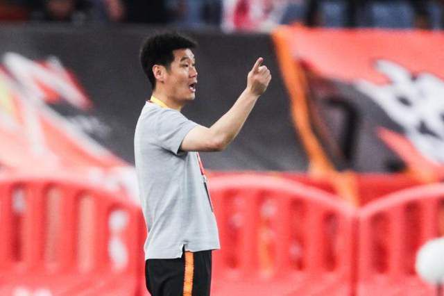 这不仅仅是一场音乐会，更是一场精心策划的视听盛宴。